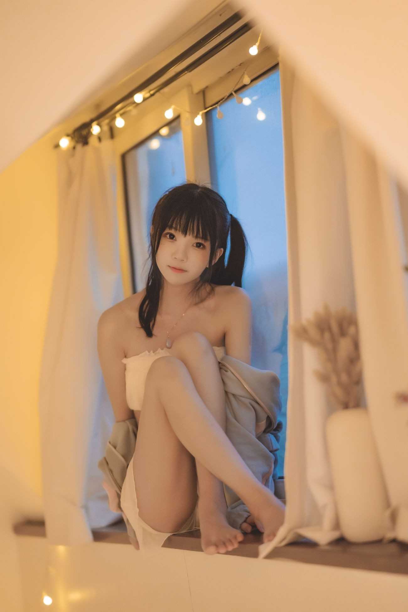 甜甜的出现一下