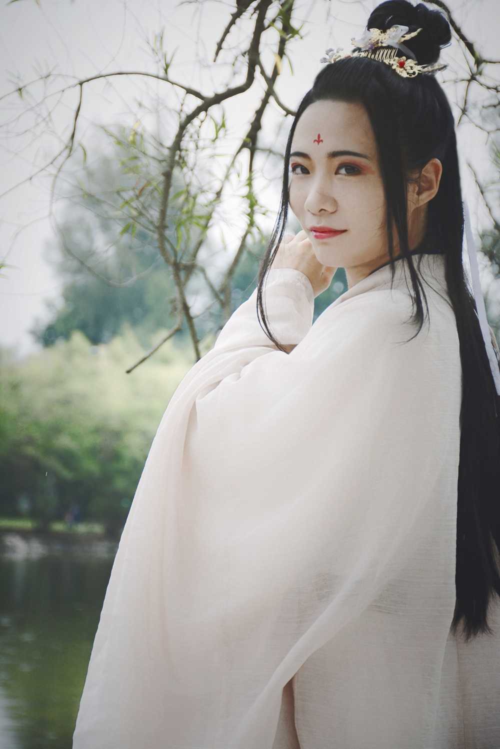 汉服西城湖畔