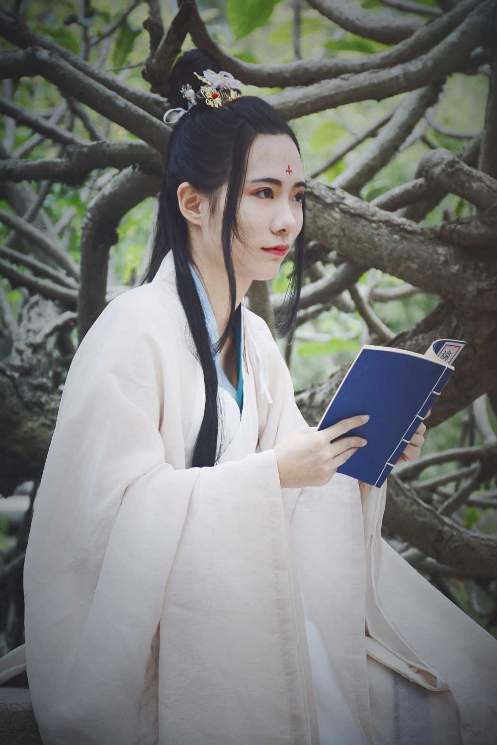 汉服西城湖畔