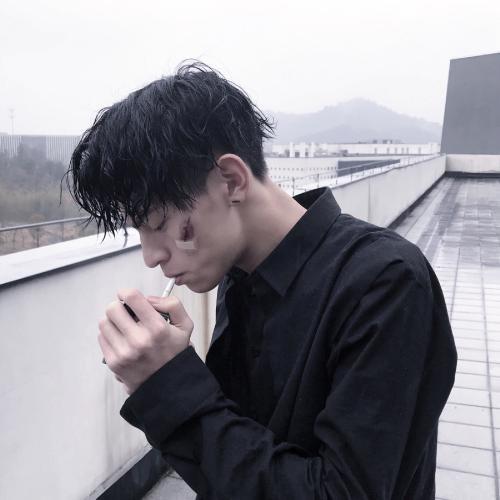 微信帅哥头像帅气潮流有个性,我们用这样的头像来彰显自己的个性