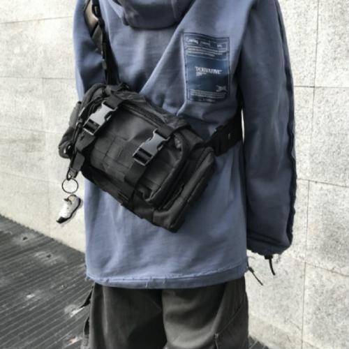 超级稀有男生头像,有着独特视角和丰富内心世界的男生