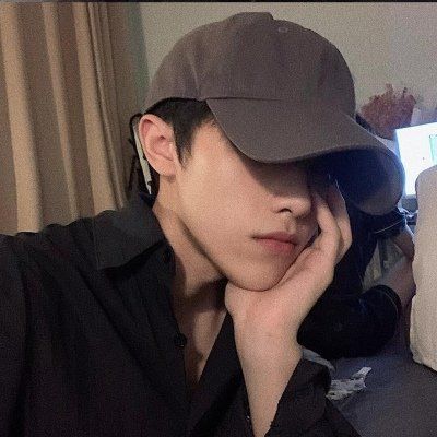 超清ins冷淡风男头 拽酷男头. 凭什么一句对不起就带走我那么多爱和时间。