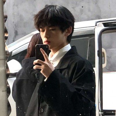 超清ins冷淡风男头 拽酷男头. 凭什么一句对不起就带走我那么多爱和时间。