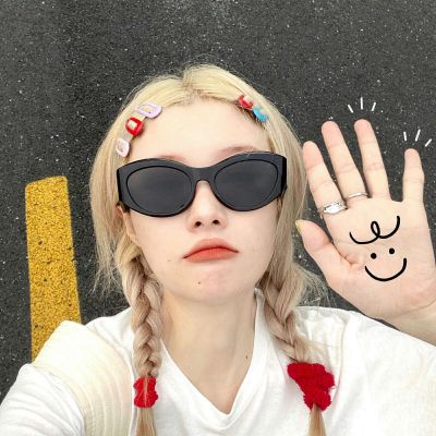 提升你气质的2023最火女生高清头像，给人的感觉是高雅而不失亲切