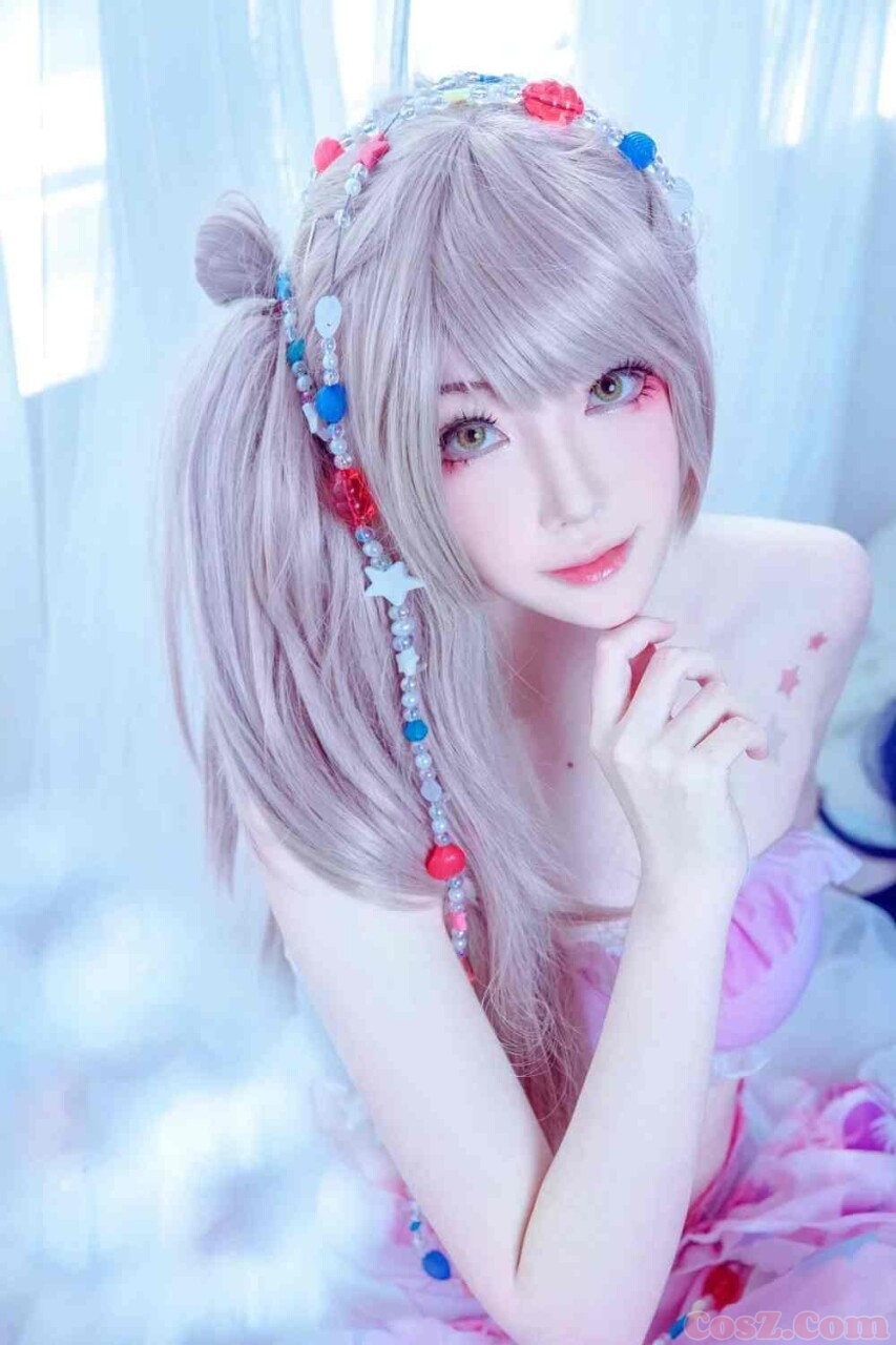 也许你看过小骨但是你看过穿丝袜的小骨么？