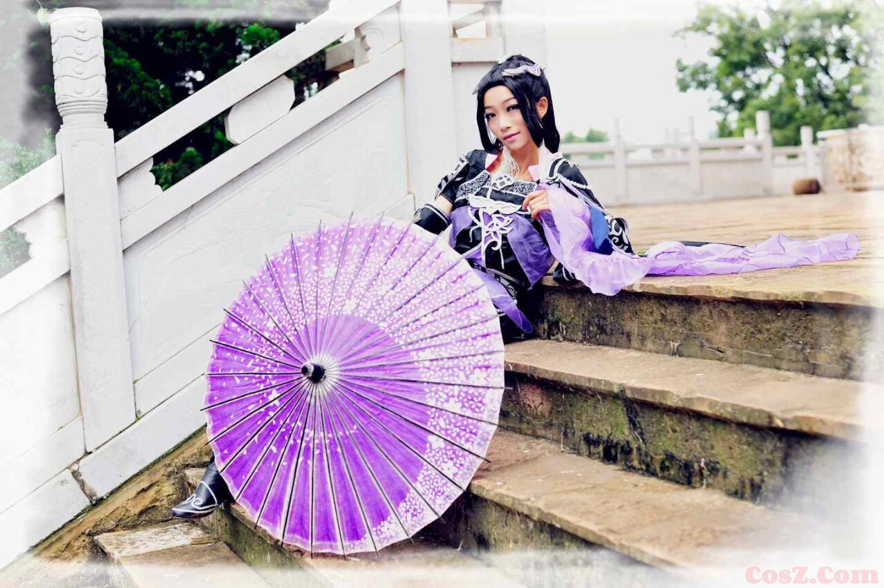 清风垂露万般媚，芙蓉暧昧并蒂娆！